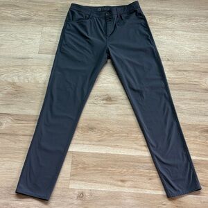 Vuori Meta Pants Men’s 32 Charcoal Performance Stretch Slim